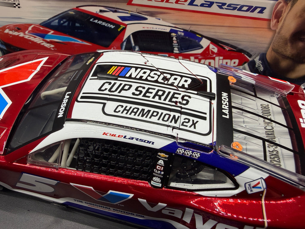 2025 Kyle Larson 1:24 Valvoline Champion COLOR CHROME Diecast
