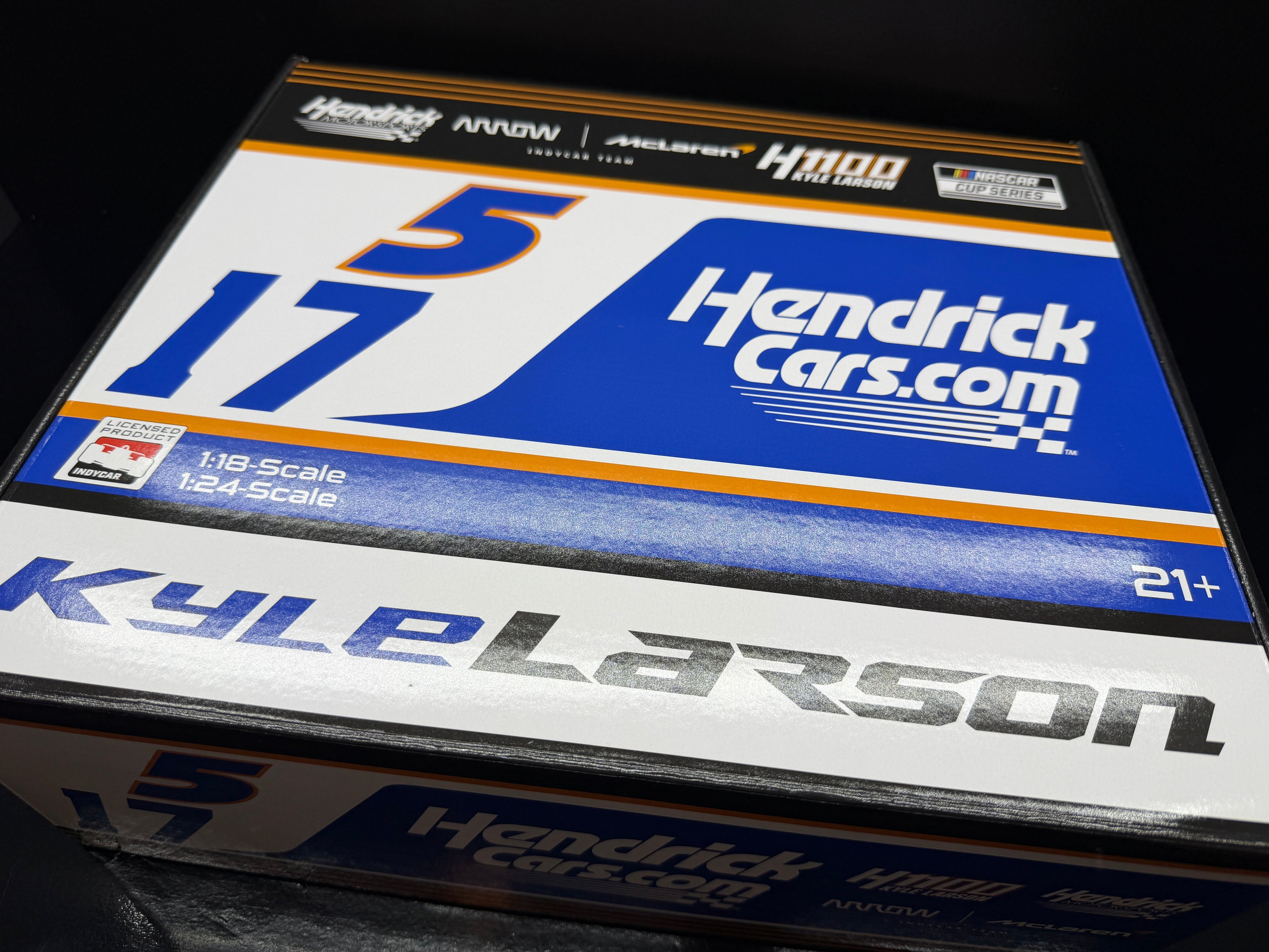 2025 Kyle Larson 1:24 & 1:18 Indycar H1100 HendrickCars.com Diecast 2-Pack Set