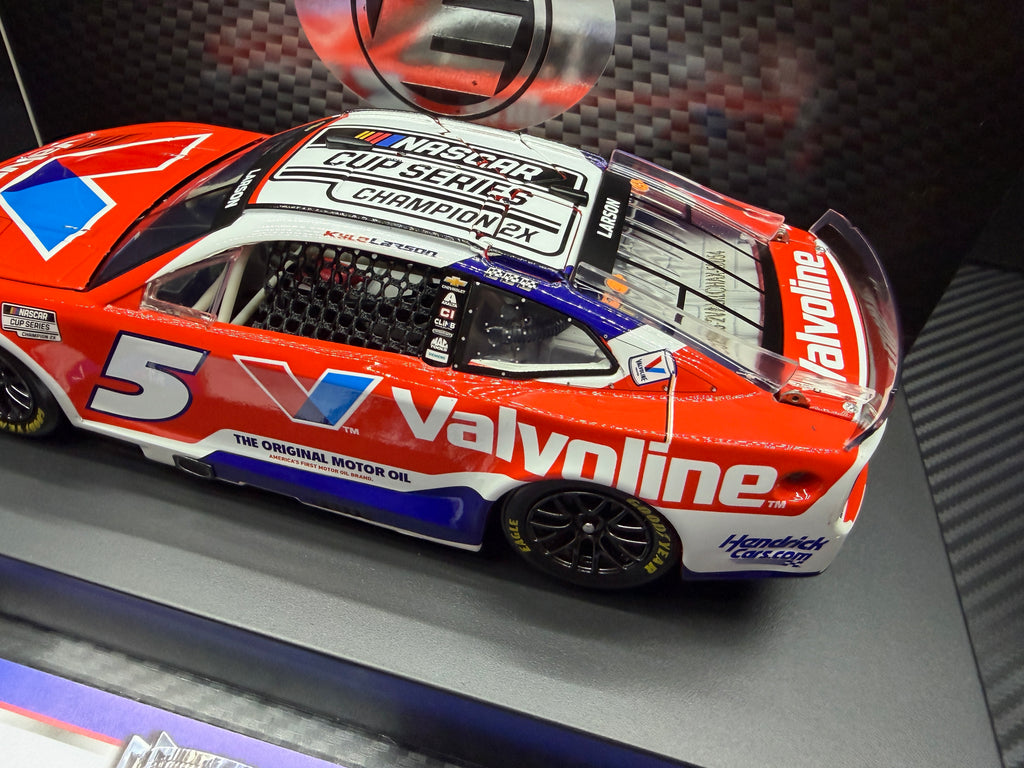 2025 Kyle Larson 1:24 Valvoline Champion ELITE Diecast