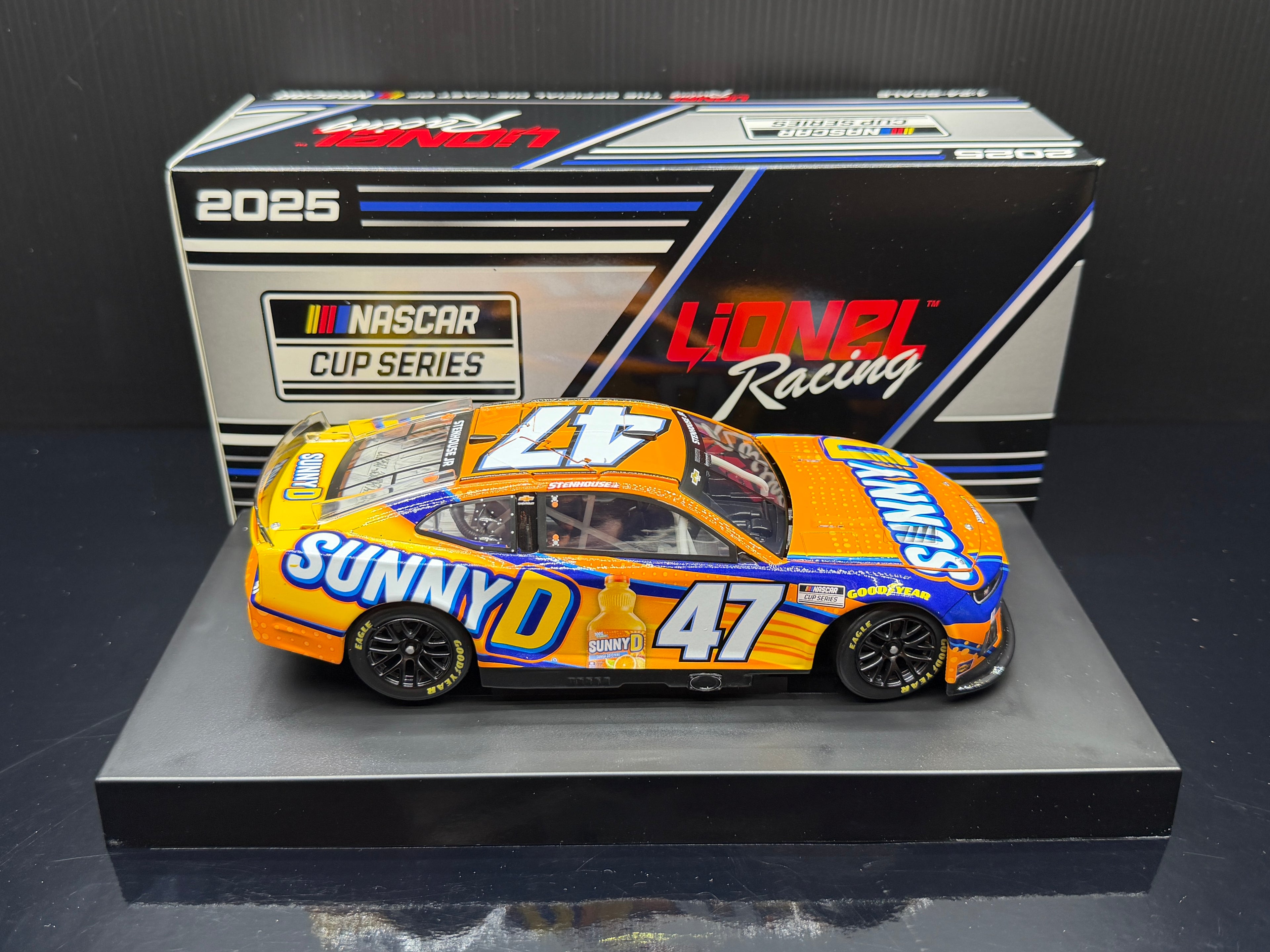 2025 Ricky Stenhouse Jr 1:24 Sunny D Diecast