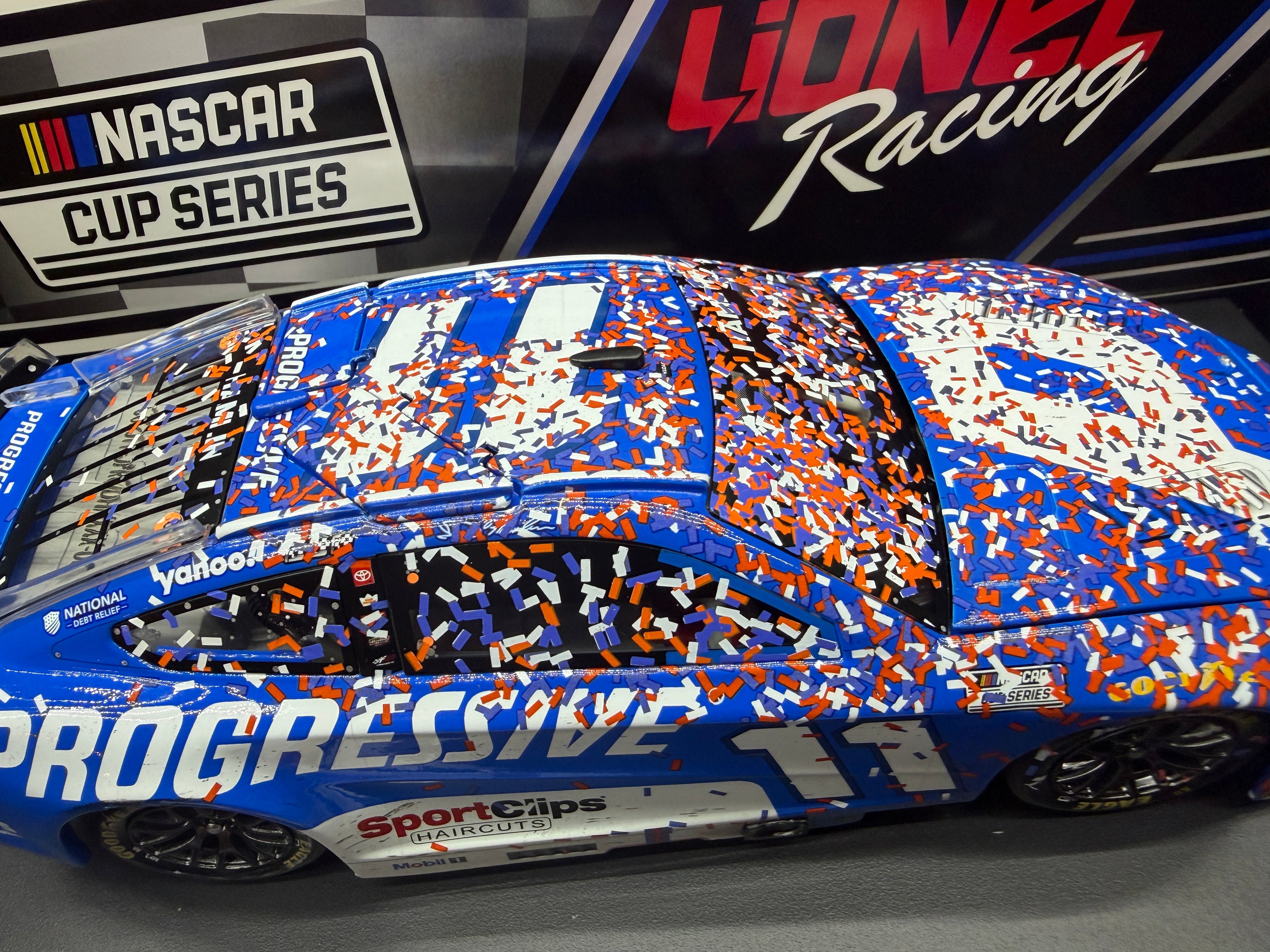 2025 Denny Hamlin 1:24 Progressive Dover Race Win Diecast