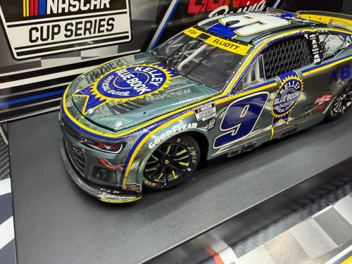 2025 Chase Elliott 1:24 Kelley Blue Book Kansas Race Win COLOR CHROME Diecast