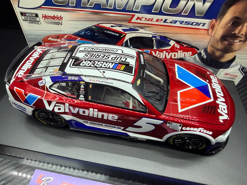 2025 Kyle Larson 1:24 Valvoline Champion COLOR CHROME Diecast
