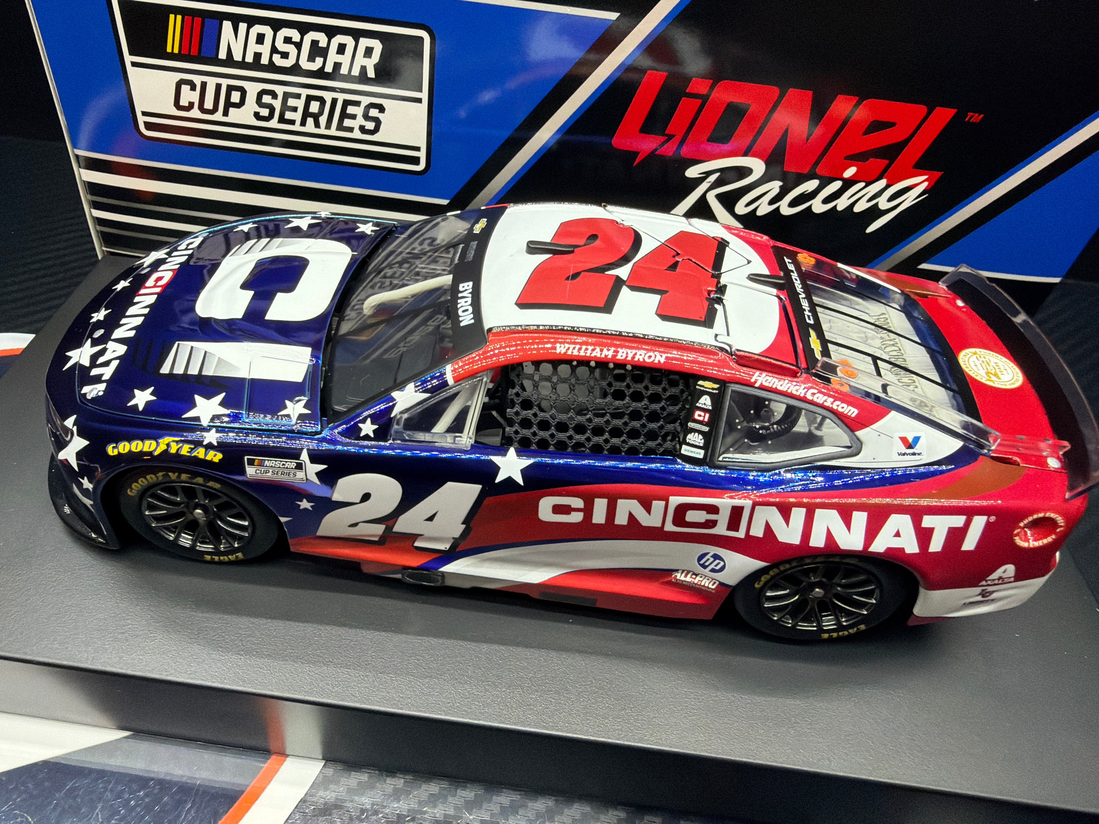 2026 William Byron 1:24 Cincinnati COLOR CHROME Diecast