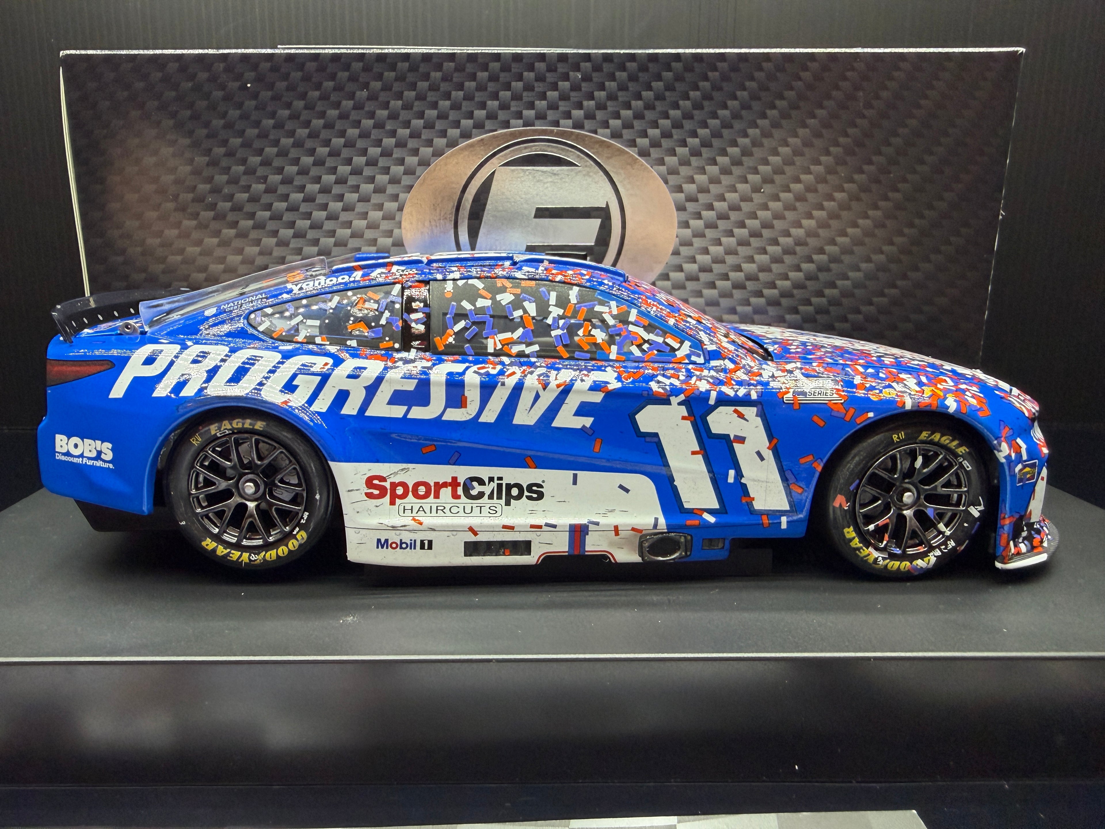 2025 Denny Hamlin 1:24 Progressive Dover Race Win Elite Diecast