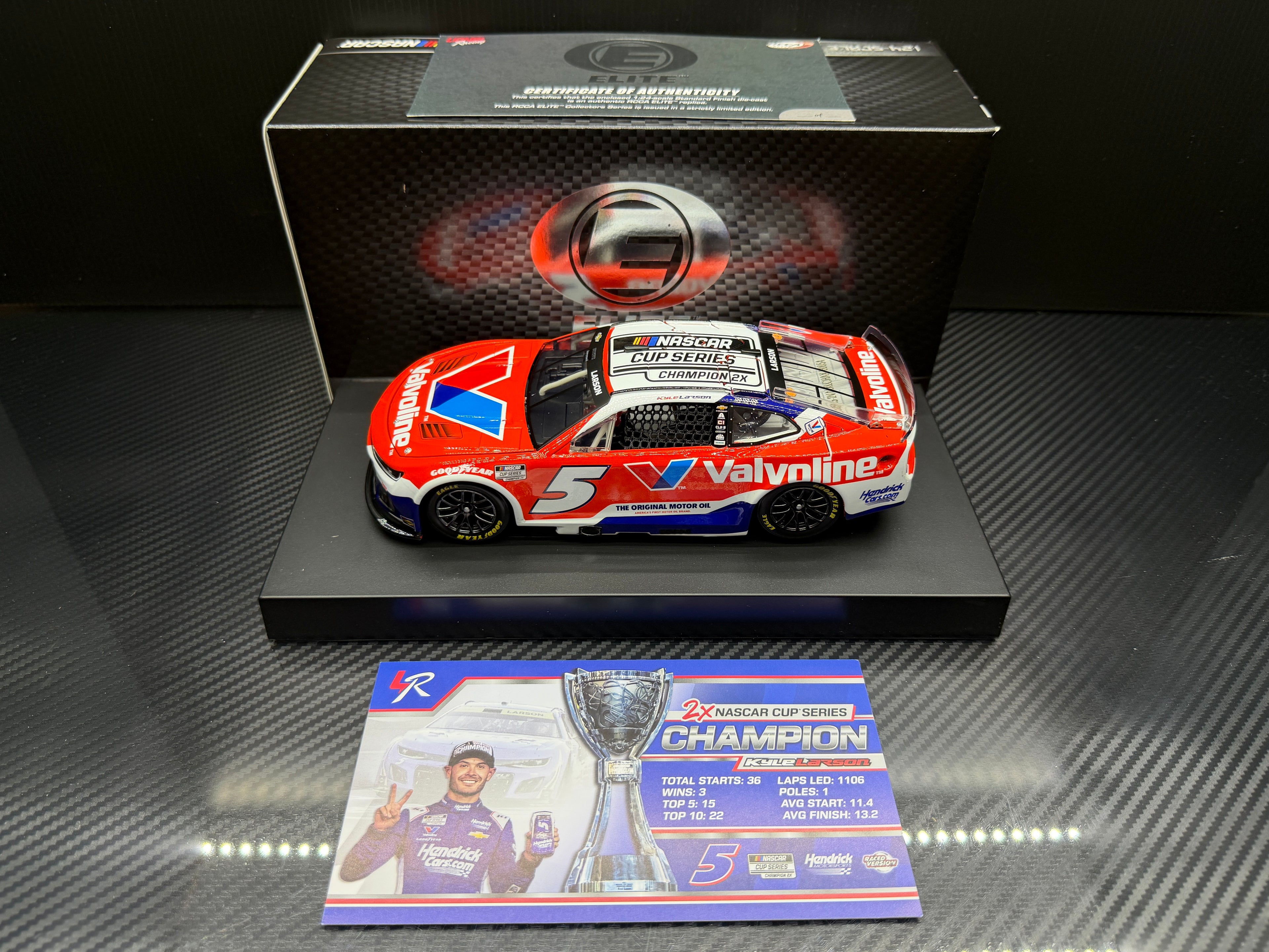 2025 Kyle Larson 1:24 Valvoline Champion ELITE Diecast