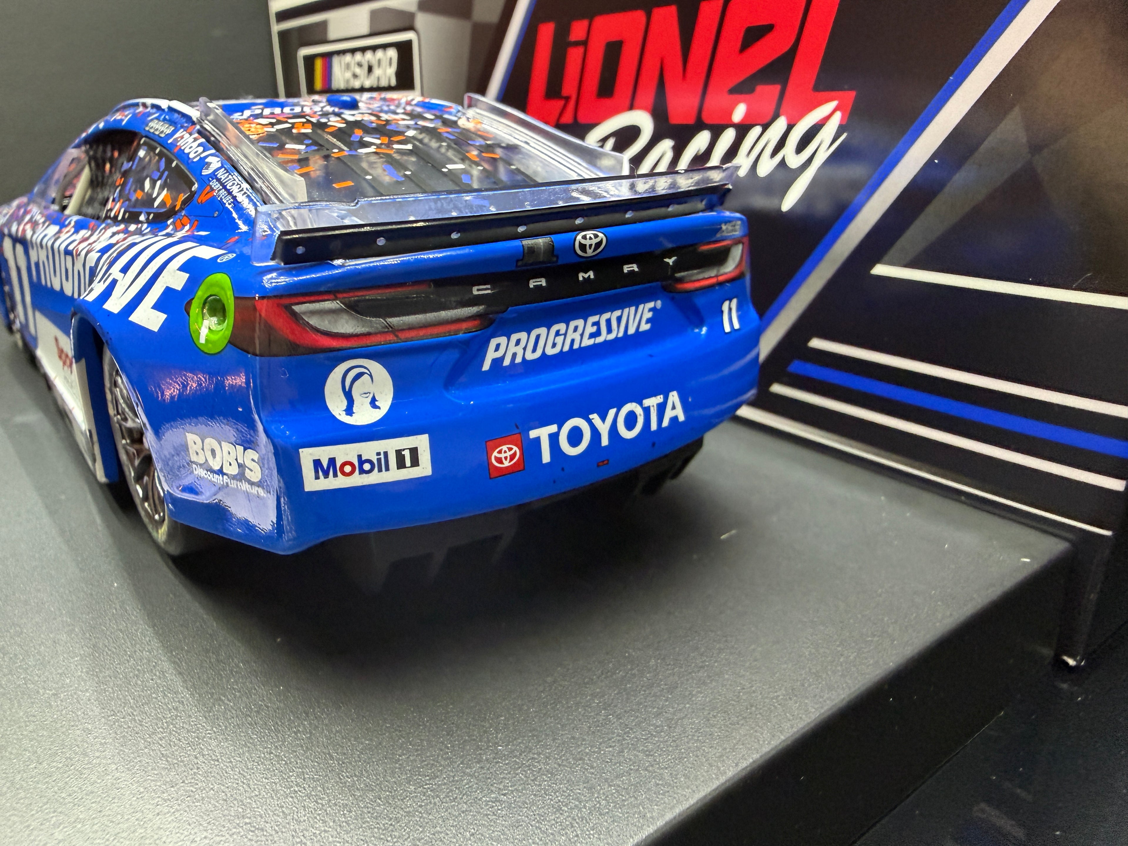 2025 Denny Hamlin 1:24 Progressive Dover Race Win Diecast