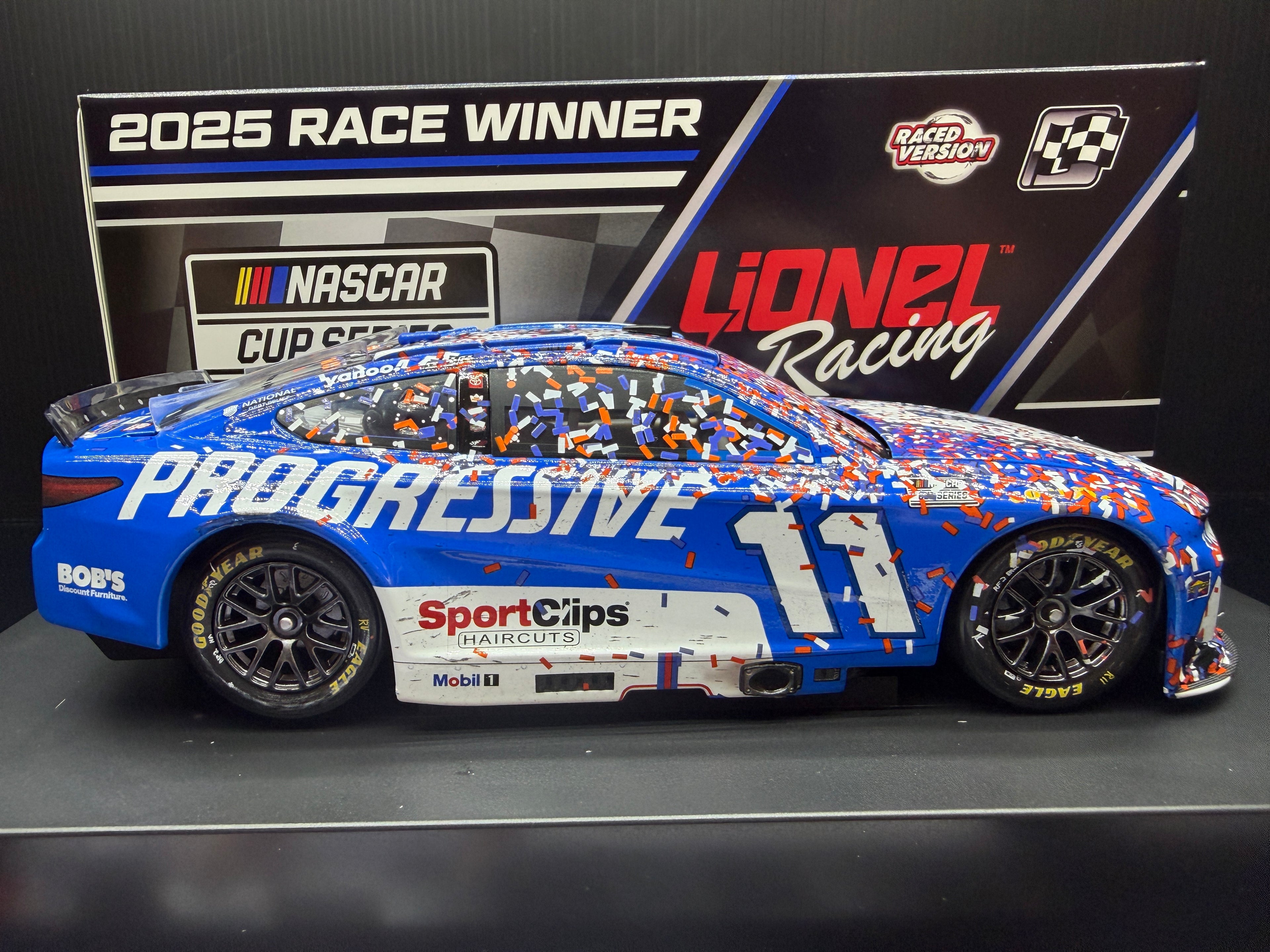2025 Denny Hamlin 1:24 Progressive Dover Race Win Diecast