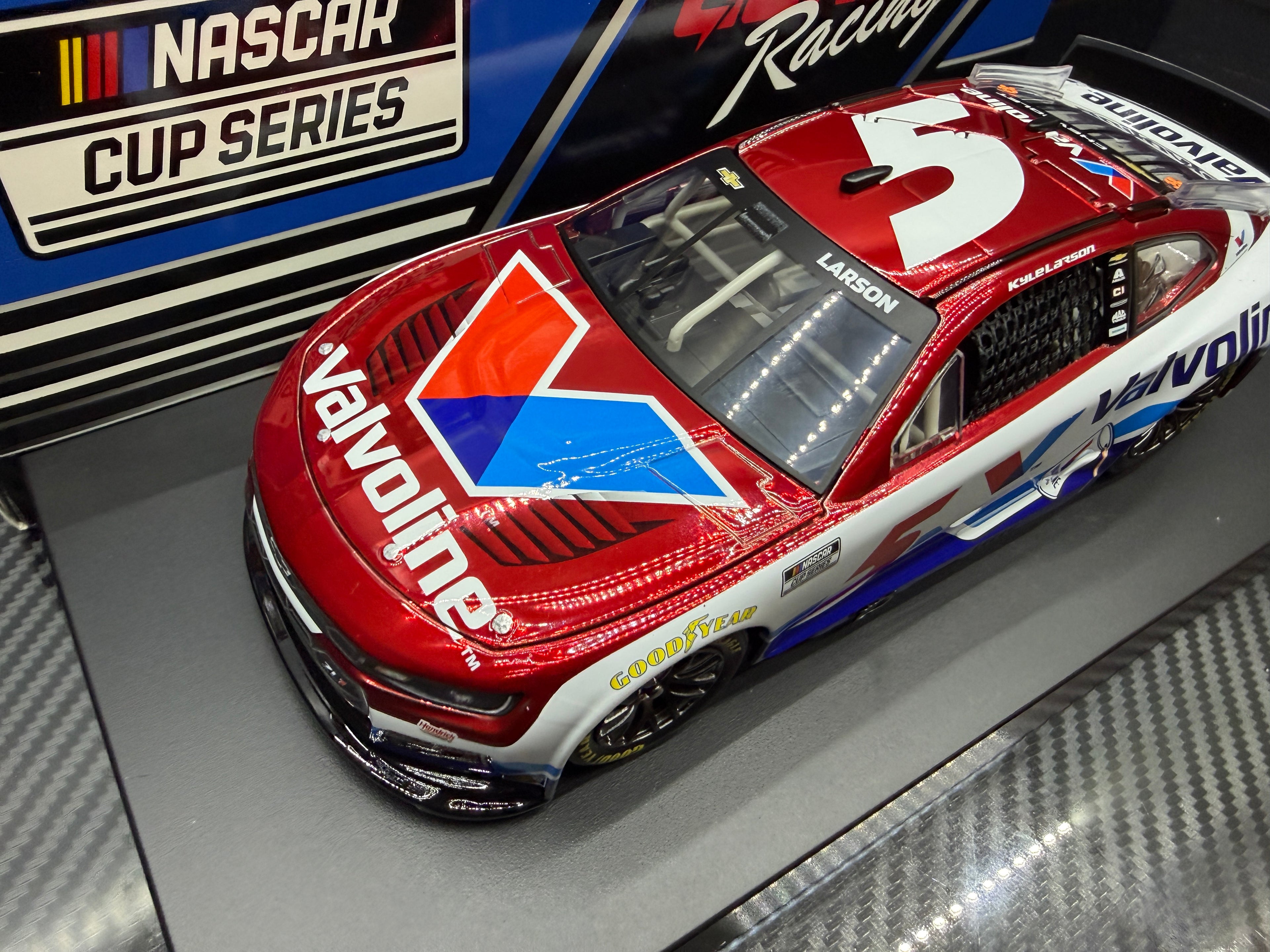 2026 Kyle Larson 1:24 Valvoline COLOR CHROME Diecast