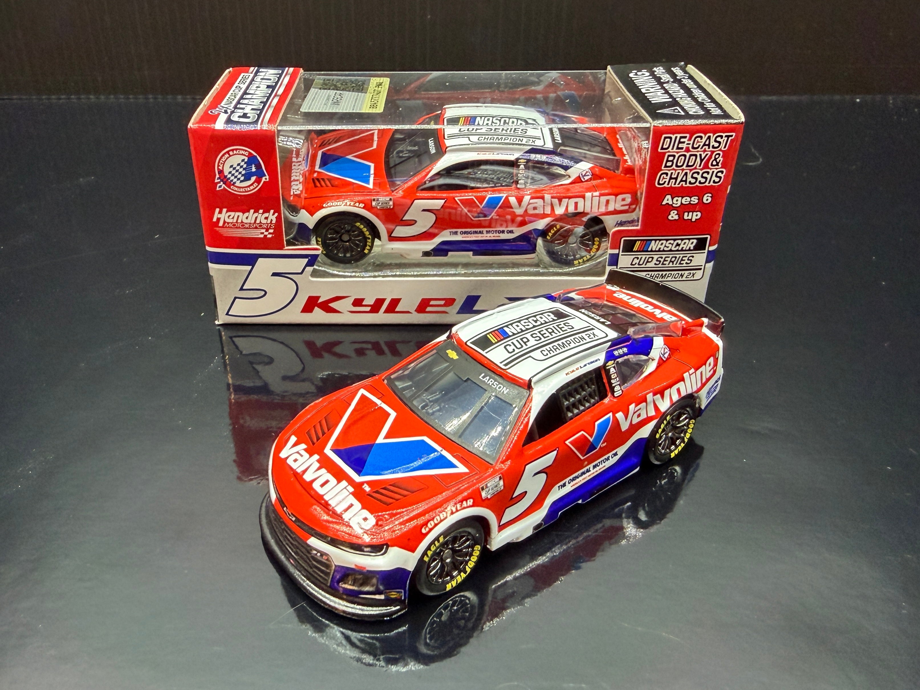 2025 Kyle Larson 1:64 Valvoline Cup Champion Diecast