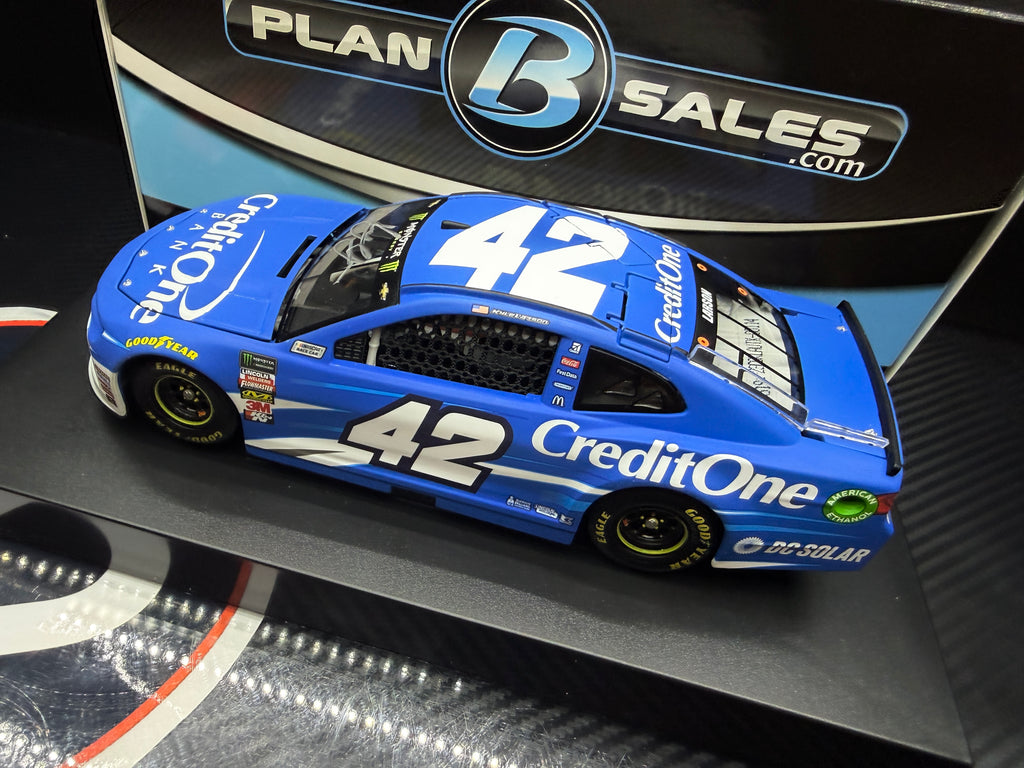 2019 Kyle Larson 1:24 Credit One Bank AUTOGRAPHED NASCAR Diecast