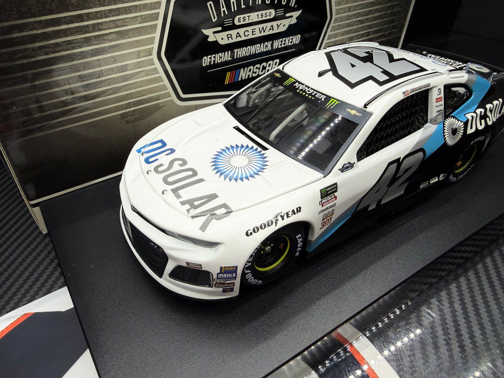 2018 Kyle Larson 1:24 DC Solar Throwback NASCAR Diecast