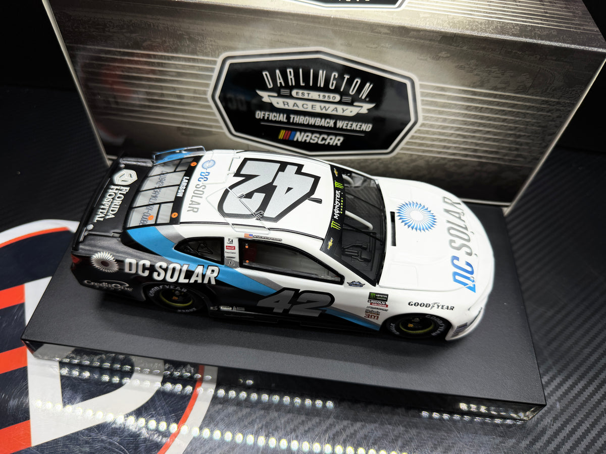 2018 Kyle Larson 1:24 DC Solar Throwback NASCAR Diecast