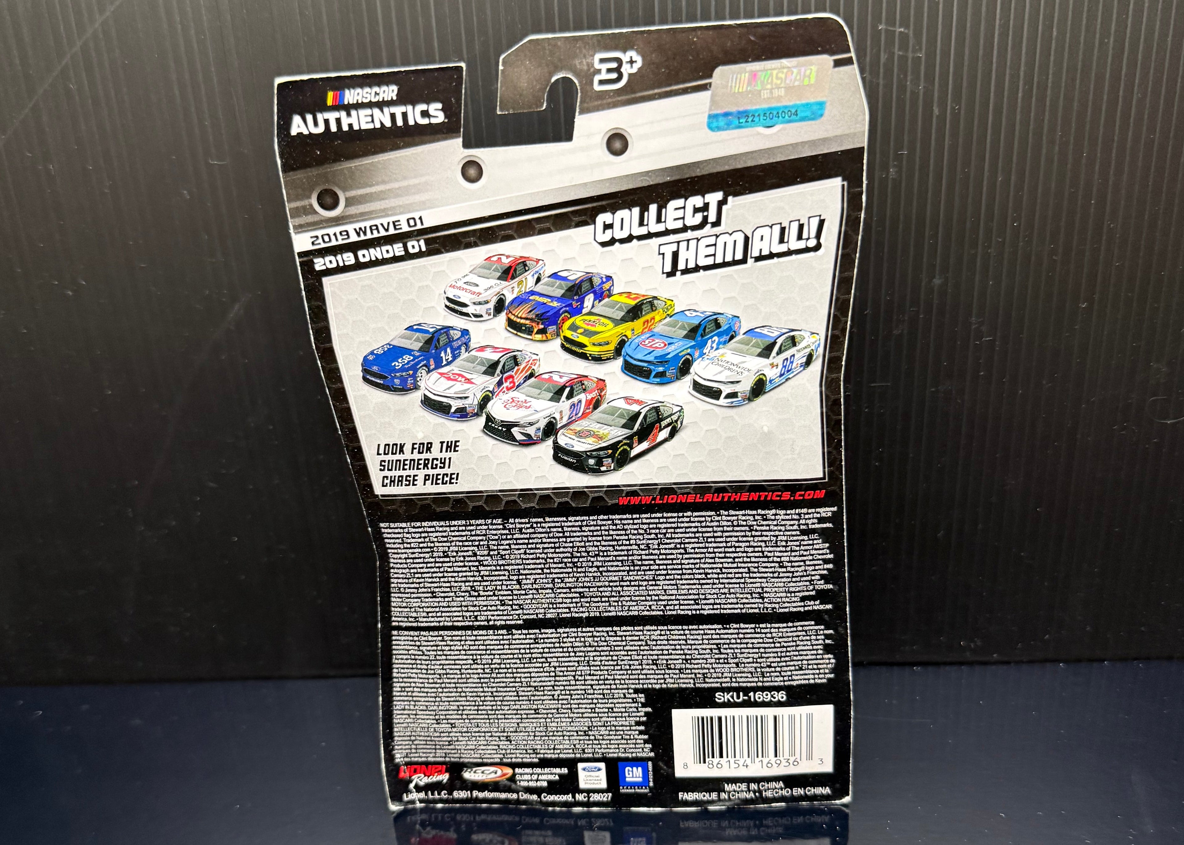 2019 Paul Menard 1:64 Authentics Wave 01 Motorcraft Throwback NASCAR Diecast
